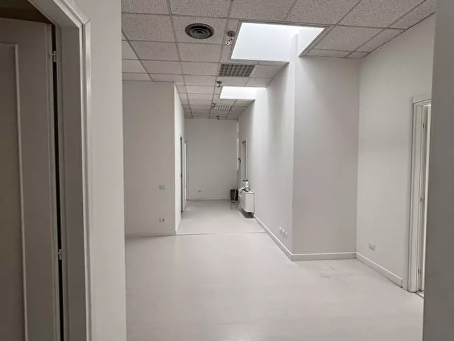 Immagine 4 di Ufficio in affitto  in Via della Croce Rossa a Padova