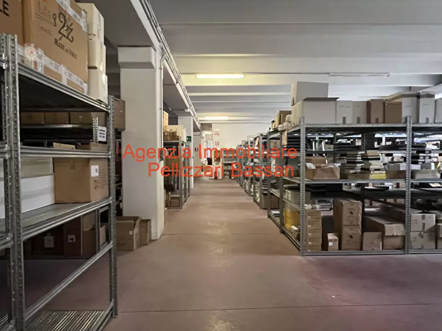 Immagine 3 di Capannone industriale in vendita  in VIA OBERDAN cornuda a Cornuda