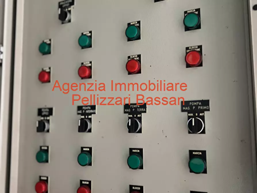 Immagine 12 di Capannone industriale in vendita  in VIA OBERDAN cornuda a Cornuda