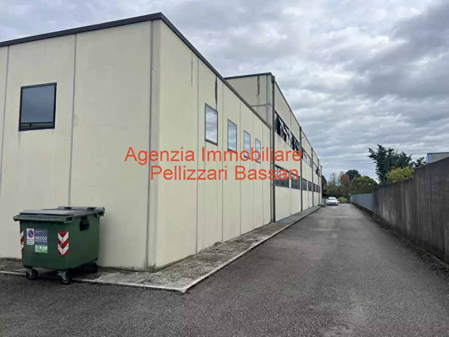 Immagine 14 di Capannone industriale in vendita  in VIA OBERDAN cornuda a Cornuda