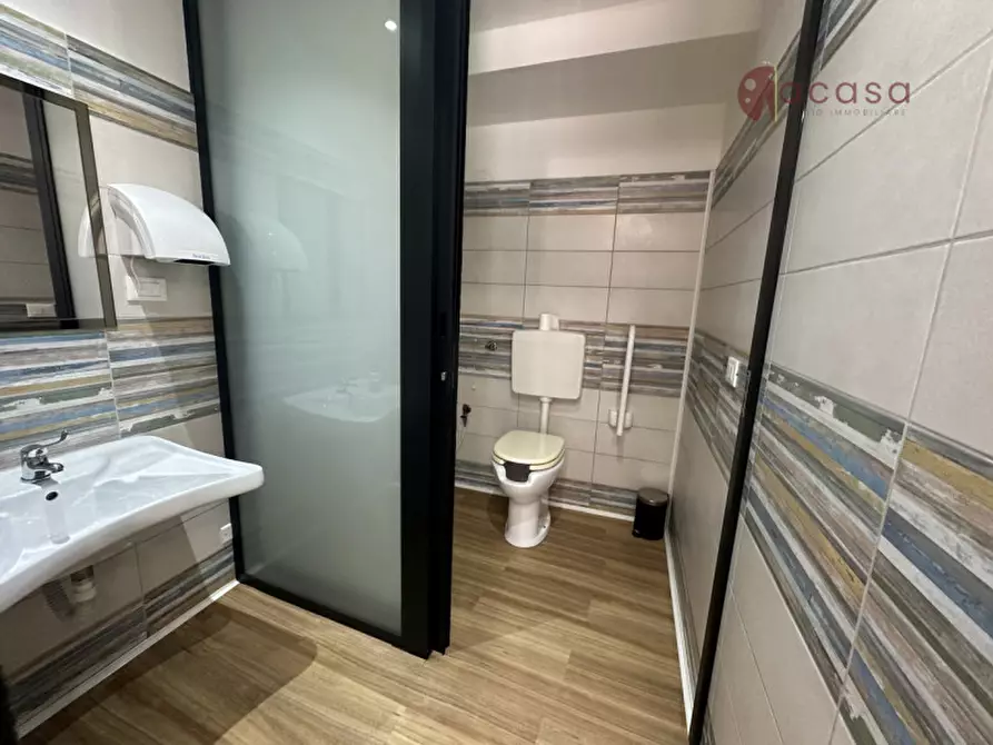 Immagine 9 di Attività commerciale in vendita  in Via Alcide De Gasperi 26 a Lascari