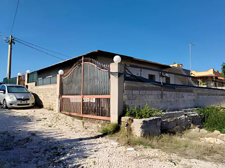 Immagine 2 di Villa in vendita  in Via Capo Passero n. 5 a Siracusa
