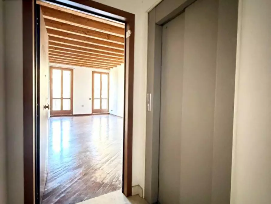 Immagine 25 di Appartamento in vendita  in Piazza dei Signori a Vicenza