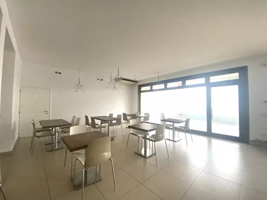 Immagine 4 di Attività commerciale in affitto  a Massanzago