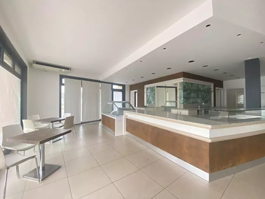 Immagine 5 di Attività commerciale in affitto  a Massanzago