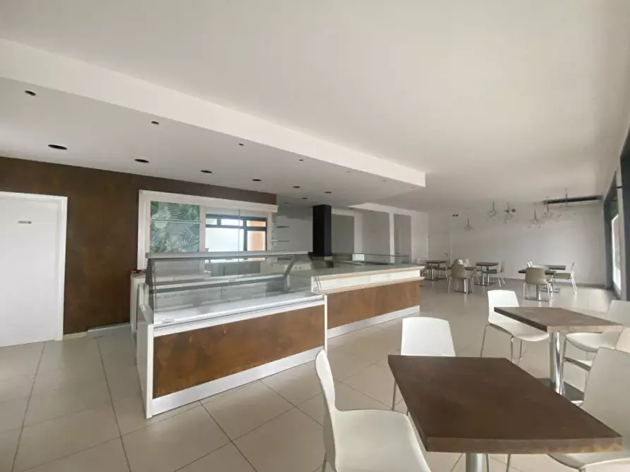 Immagine 6 di Attività commerciale in affitto  a Massanzago