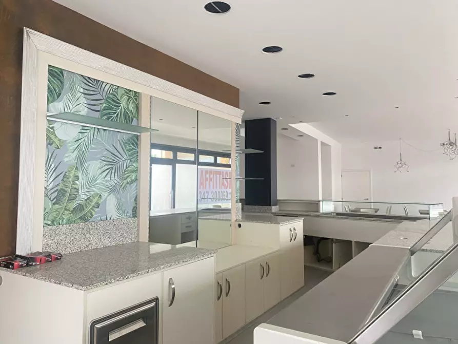 Immagine 7 di Attività commerciale in affitto  a Massanzago