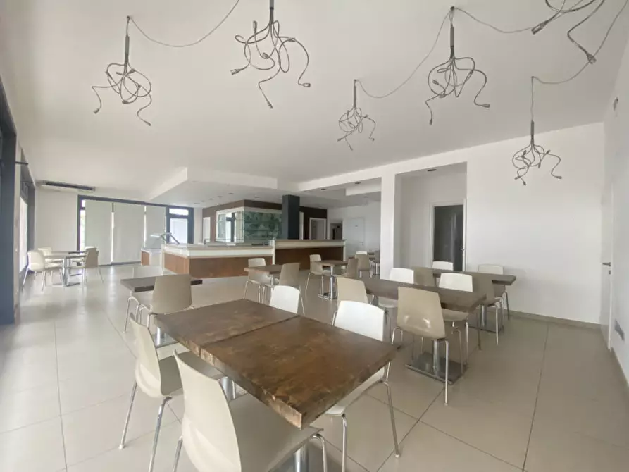 Immagine 9 di Attività commerciale in affitto  a Massanzago