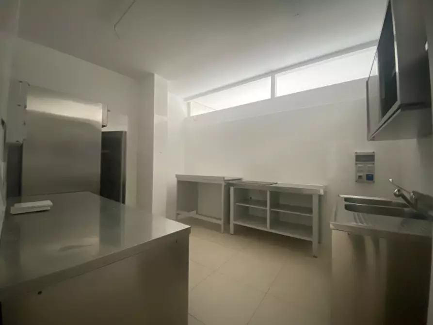 Immagine 13 di Attività commerciale in affitto  a Massanzago