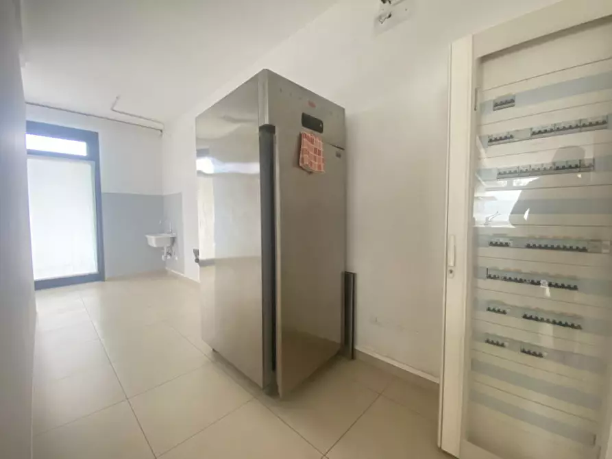 Immagine 17 di Attività commerciale in affitto  a Massanzago