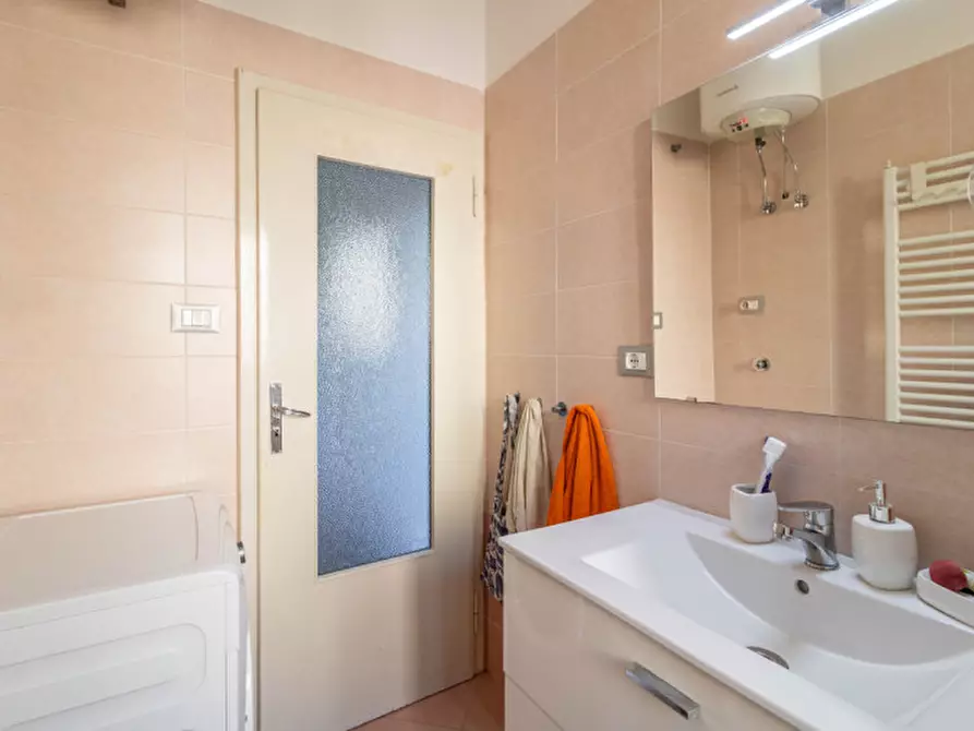 Immagine 16 di Appartamento in vendita  in Via Isonzo a Casalecchio Di Reno