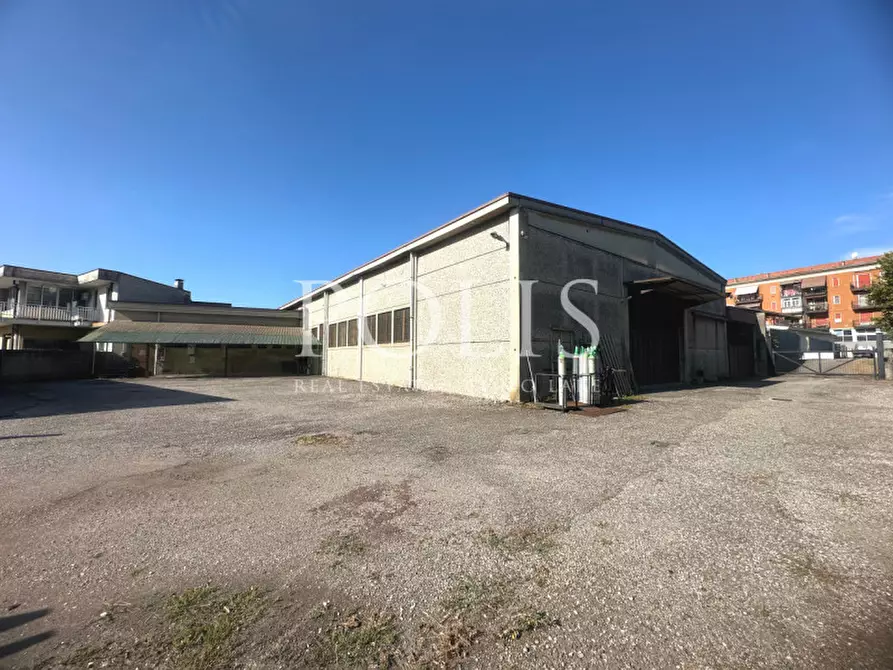 Immagine 1 di Capannone industriale in vendita  in via Ortigara a Como