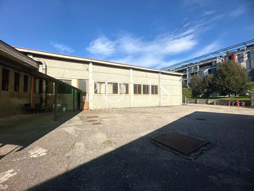 Immagine 2 di Capannone industriale in vendita  in via Ortigara a Como