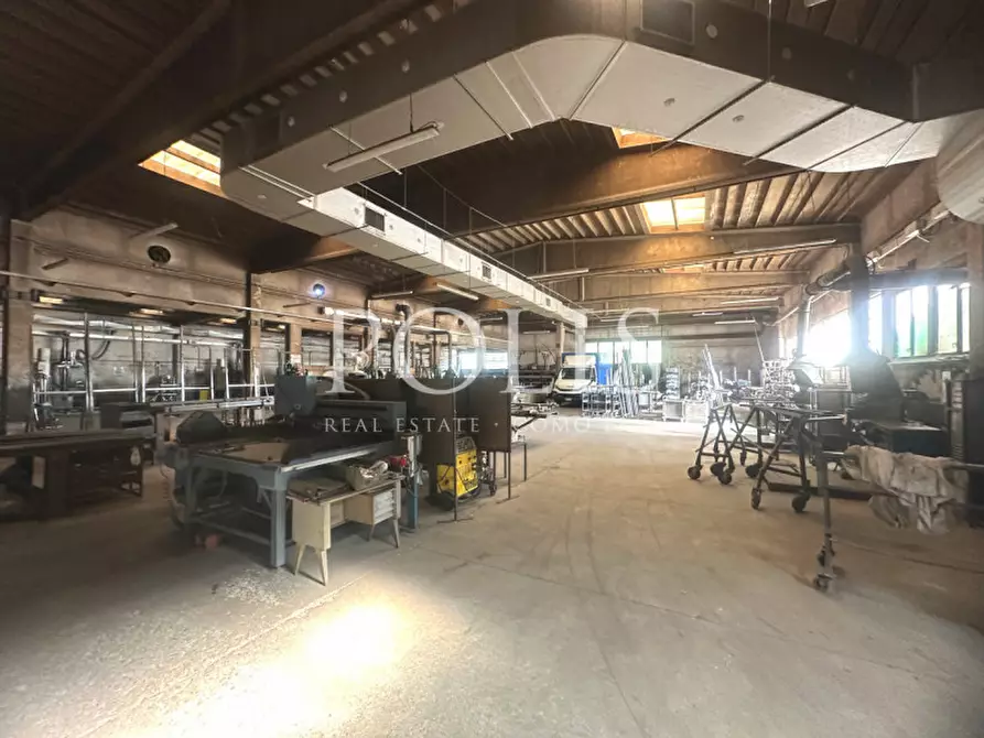 Immagine 9 di Capannone industriale in vendita  in via Ortigara a Como