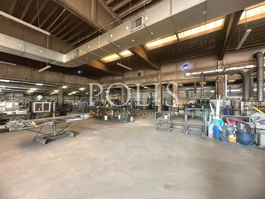 Immagine 12 di Capannone industriale in vendita  in via Ortigara a Como