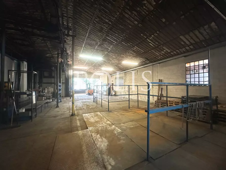 Immagine 19 di Capannone industriale in vendita  in via Ortigara a Como