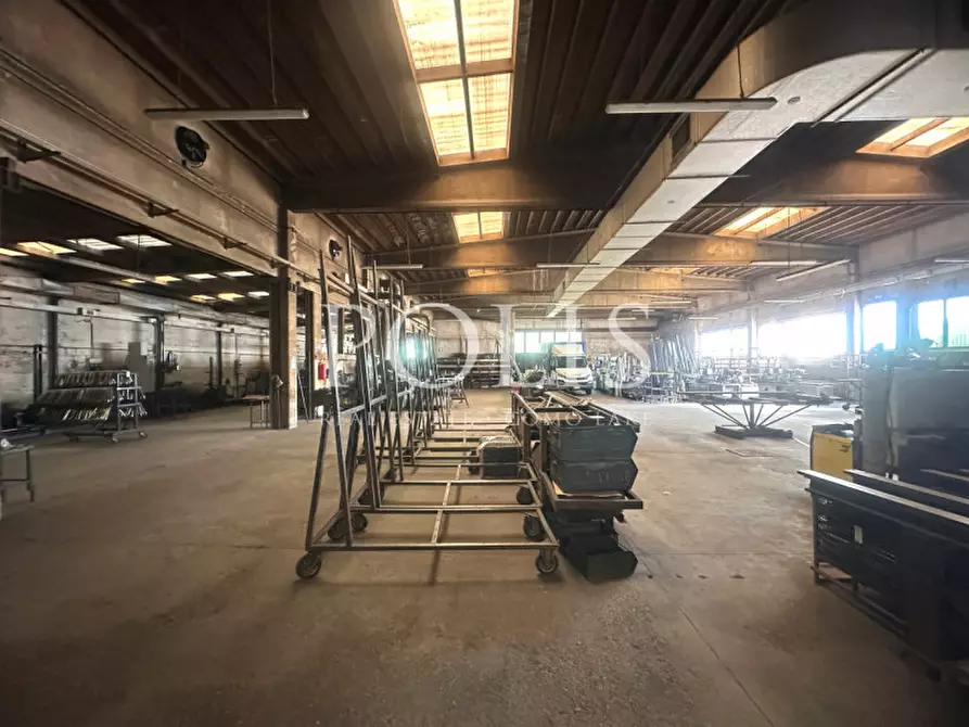 Immagine 20 di Capannone industriale in vendita  in via Ortigara a Como