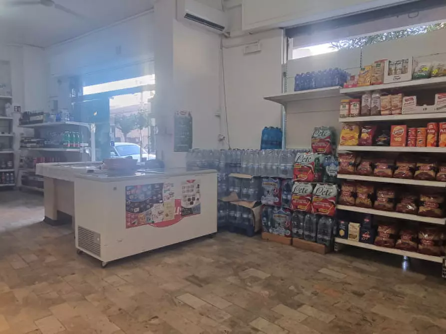 Immagine 2 di Attività commerciale in vendita  in Via Risorgimento,N°101-103 a Milazzo