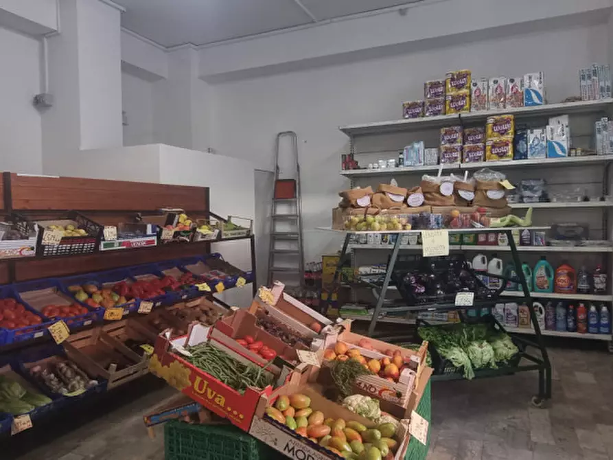 Immagine 3 di Attività commerciale in vendita  in Via Risorgimento,N°101-103 a Milazzo