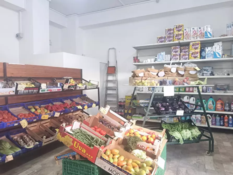 Immagine 4 di Attività commerciale in vendita  in Via Risorgimento,N°101-103 a Milazzo