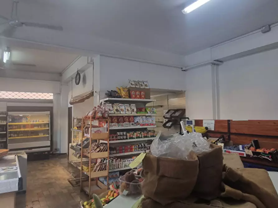 Immagine 5 di Attività commerciale in vendita  in Via Risorgimento,N°101-103 a Milazzo