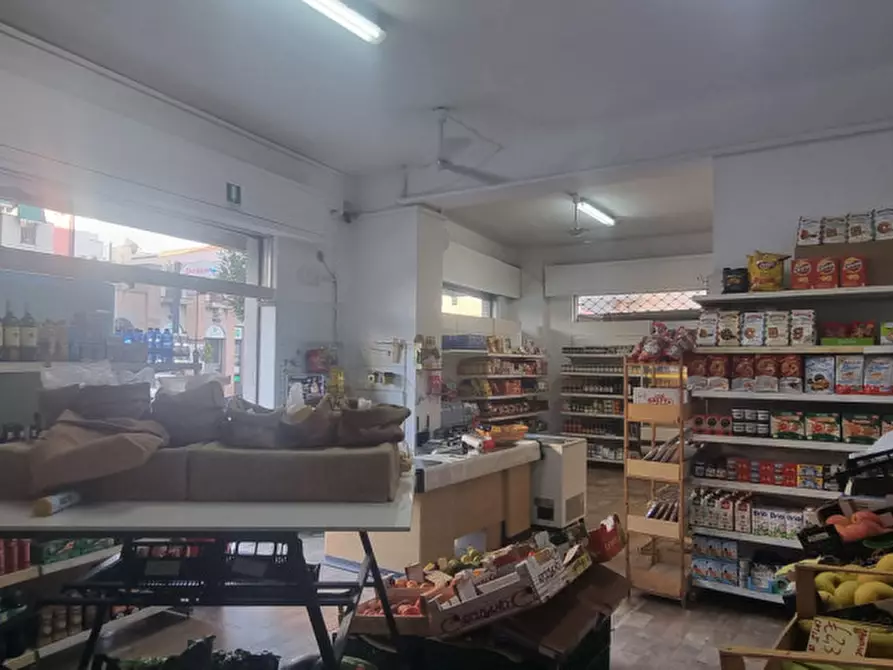 Immagine 6 di Attività commerciale in vendita  in Via Risorgimento,N°101-103 a Milazzo