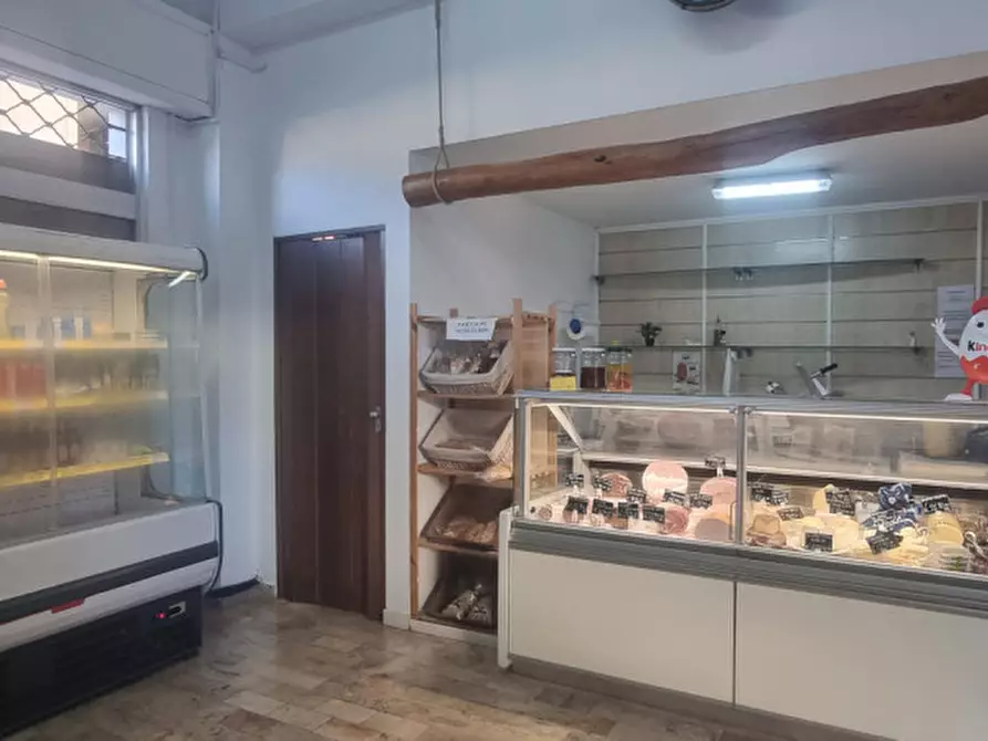 Immagine 13 di Attività commerciale in vendita  in Via Risorgimento,N°101-103 a Milazzo
