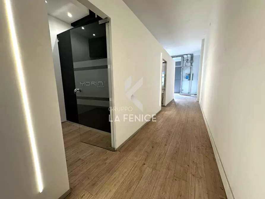 Immagine 10 di Negozio in vendita  in Via della Resistenza 54a a Martina Franca