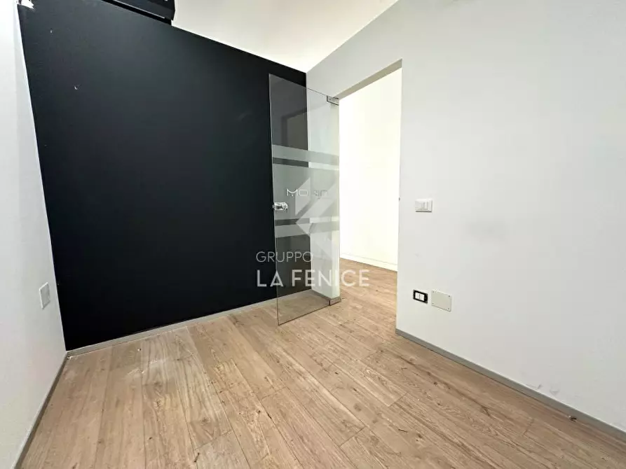 Immagine 12 di Negozio in vendita  in Via della Resistenza 54a a Martina Franca