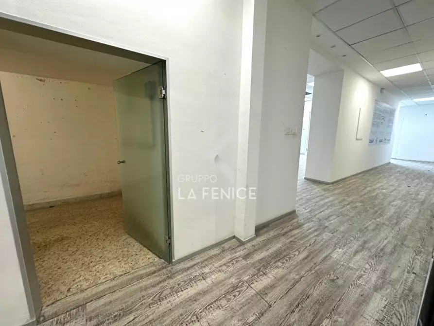 Immagine 14 di Negozio in vendita  in Via della Resistenza 54a a Martina Franca