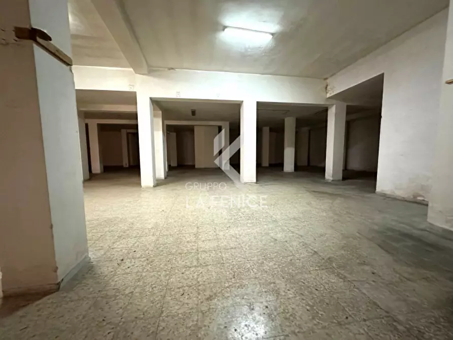 Immagine 32 di Negozio in vendita  in Via della Resistenza 54a a Martina Franca