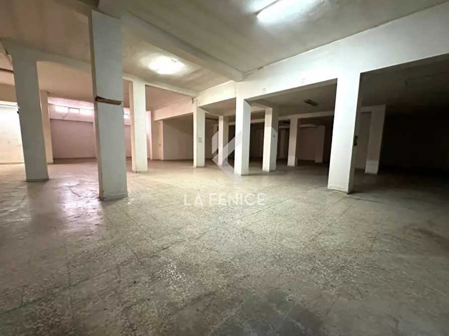 Immagine 33 di Negozio in vendita  in Via della Resistenza 54a a Martina Franca