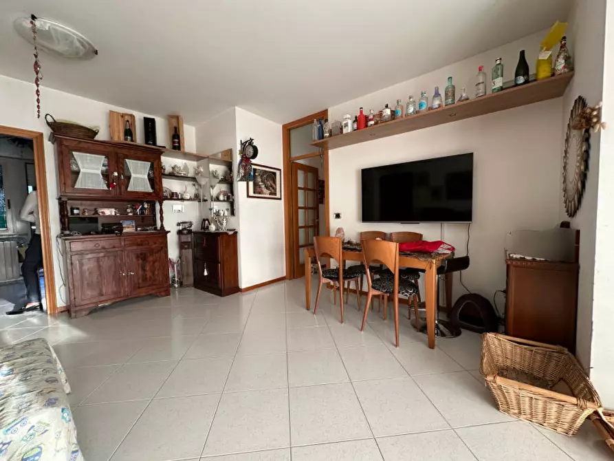 Immagine 2 di Appartamento in vendita  a Senigallia