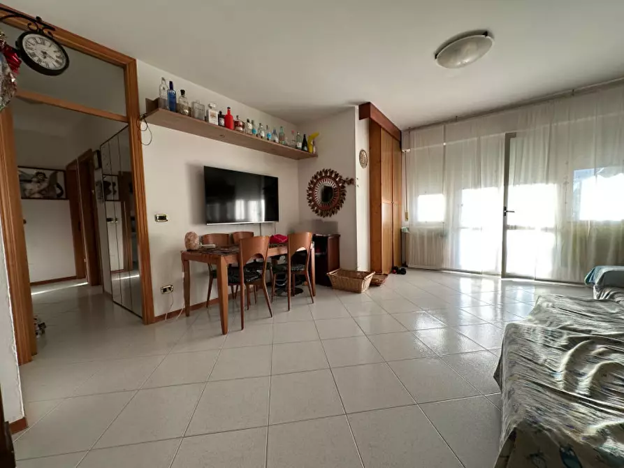 Immagine 3 di Appartamento in vendita  a Senigallia