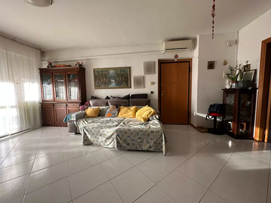 Immagine 4 di Appartamento in vendita  a Senigallia