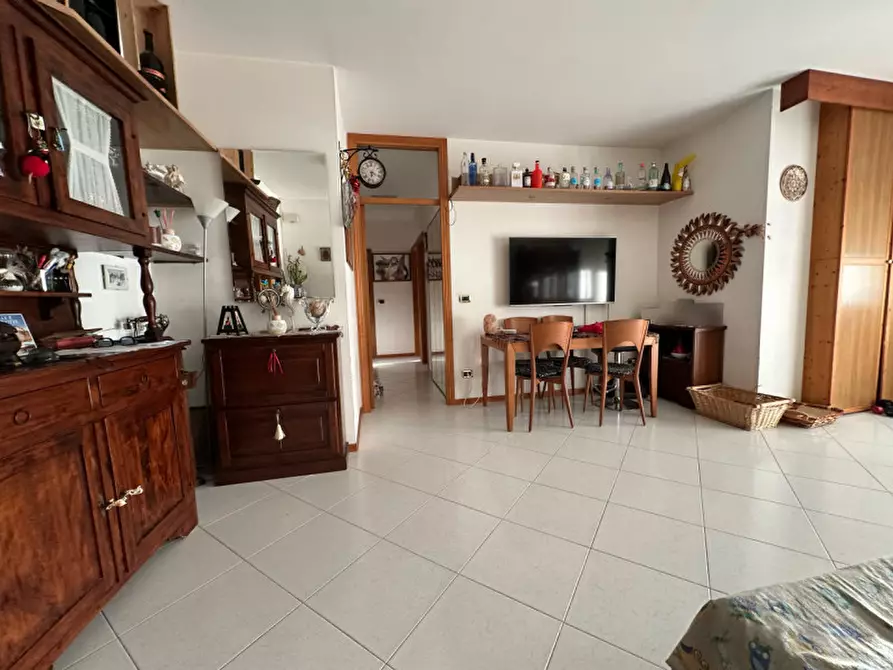 Immagine 5 di Appartamento in vendita  a Senigallia