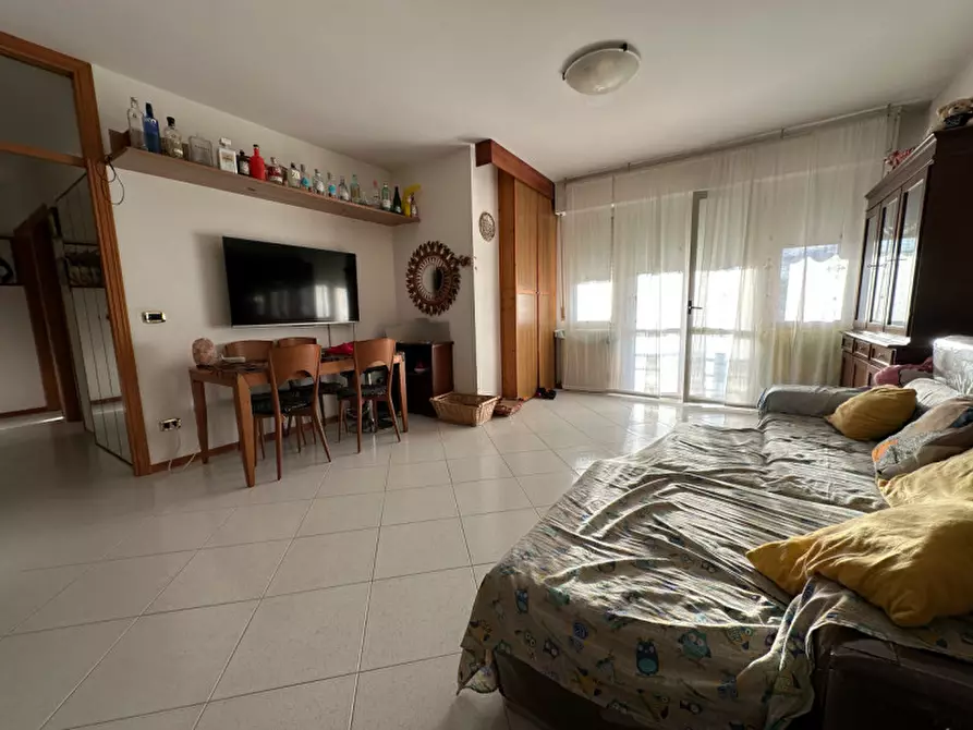 Immagine 6 di Appartamento in vendita  a Senigallia