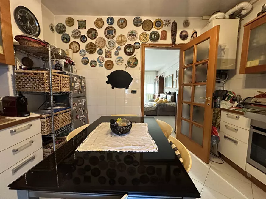 Immagine 10 di Appartamento in vendita  a Senigallia