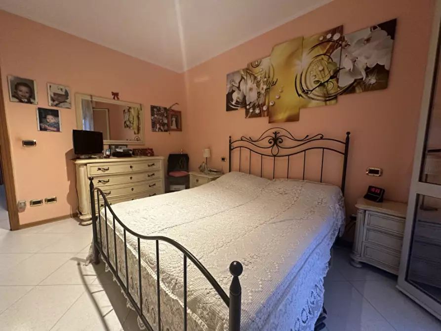 Immagine 13 di Appartamento in vendita  a Senigallia