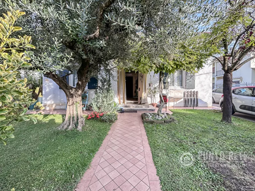 Immagine 1 di Casa indipendente in vendita  in Via Giosuè Carducci a Vigasio