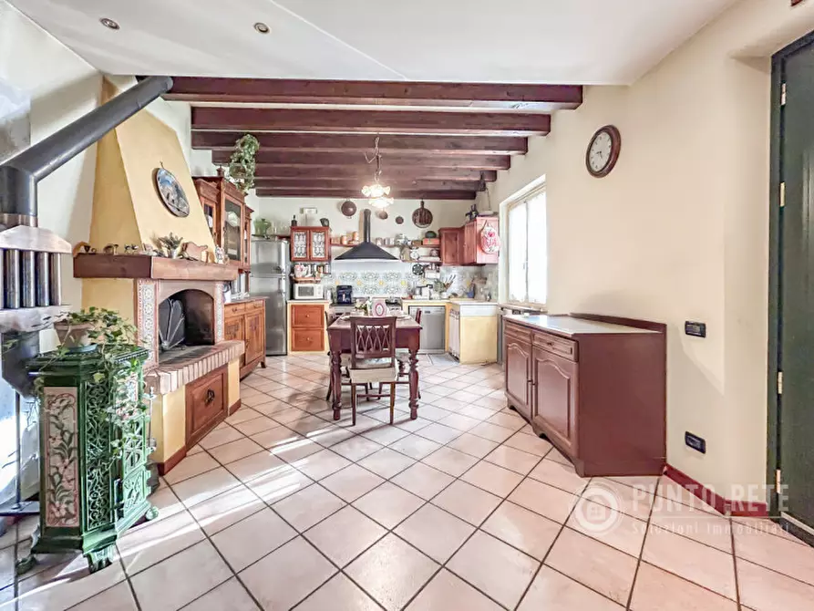 Immagine 2 di Casa indipendente in vendita  in Via Giosuè Carducci a Vigasio