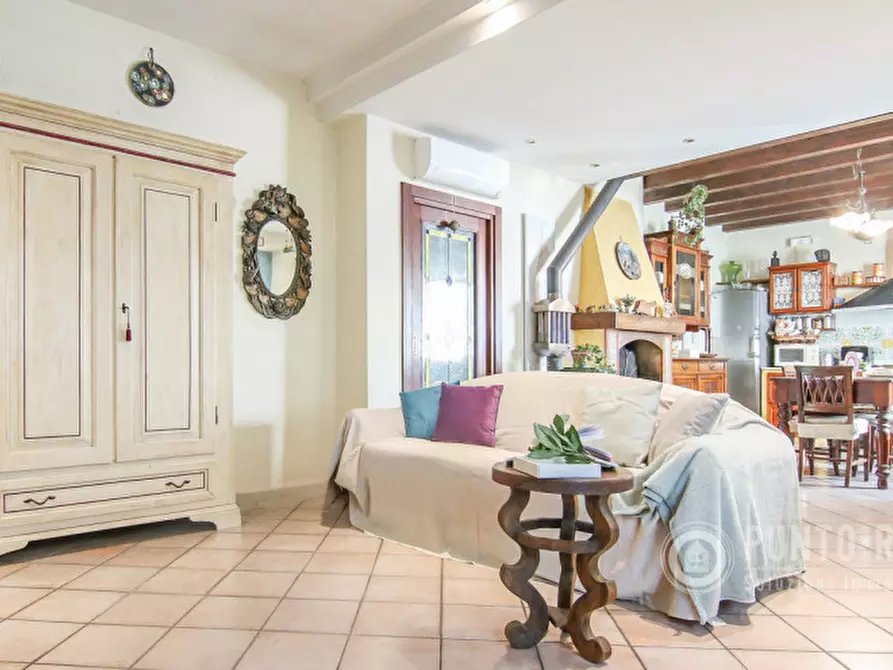 Immagine 10 di Casa indipendente in vendita  in Via Giosuè Carducci a Vigasio