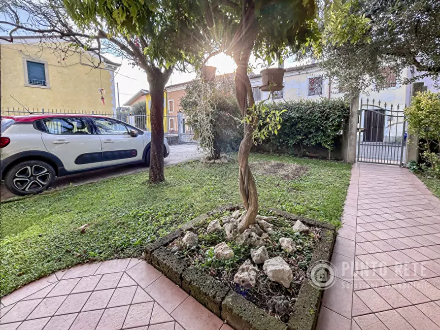 Immagine 39 di Casa indipendente in vendita  in Via Giosuè Carducci a Vigasio