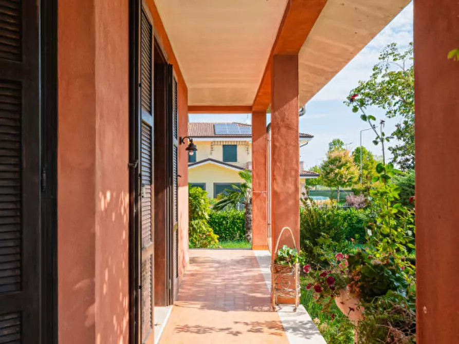 Immagine 12 di Villa in vendita  in Via Giulio Pastore 29 a Curtatone