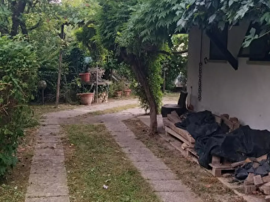 Immagine 5 di Villa in vendita  a Padova