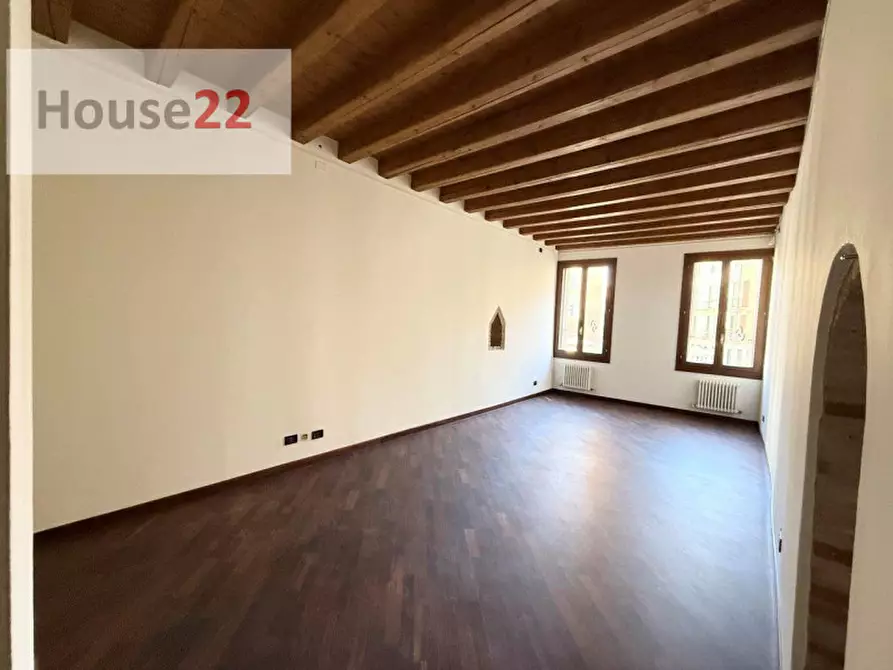 Immagine 4 di Negozio in vendita  in piazza dei signori a Vicenza