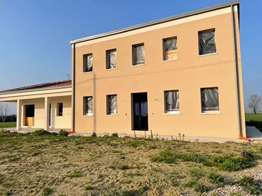 Immagine 1 di Casa bifamiliare in vendita  in via roma a Brugine
