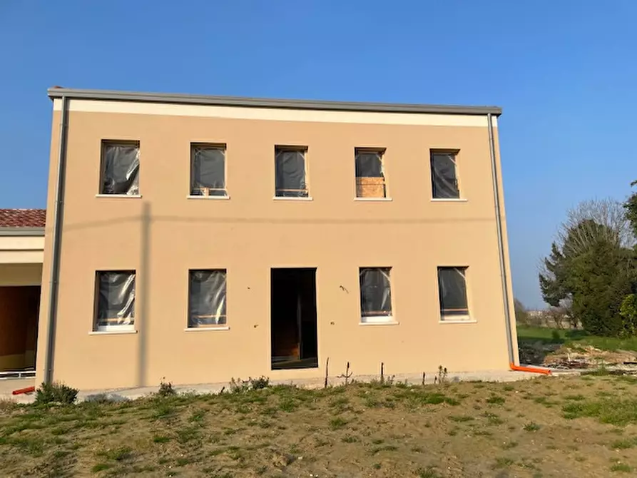 Immagine 2 di Casa bifamiliare in vendita  in via roma a Brugine