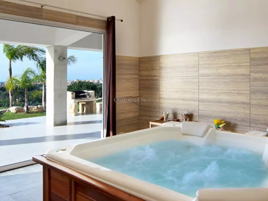 Immagine 11 di Villa in vendita  in Contrada Cozzo Cappello a Ragusa