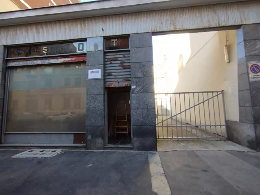 Immagine 3 di Negozio in affitto  in Via Domenico Tibone 2/D a Torino